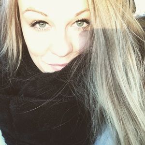 Meet your Posher, Crystal